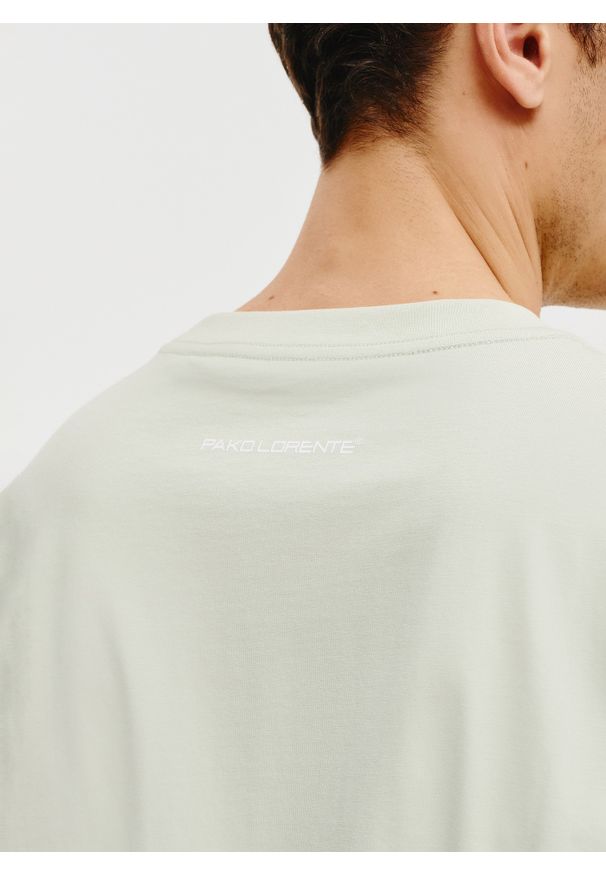 Pako Lorente - PAKO LORENTE – Oliwkowy t-shirt oversize. Okazja: na co dzień. Kolor: oliwkowy, zielony. Materiał: bawełna. Styl: casual