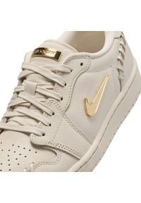 Nike Air Jordan 1 Low MM Legend Light Brown Sneakersy damskie. Okazja: na co dzień. Kolor: beżowy. Materiał: skóra. Szerokość cholewki: normalna. Model: Nike Air Jordan #4