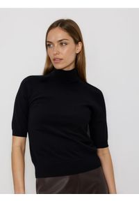 Reserved - Sweter z golfem - czarny. Typ kołnierza: golf. Kolor: czarny. Materiał: dzianina, wiskoza. Styl: klasyczny