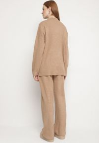 Born2be - Ciemnobeżowy Dzianinowy Komplet z Wełną Spodnie i Sweter Tesira. Kolor: beżowy. Materiał: wełna, dzianina. Sport: turystyka piesza #4