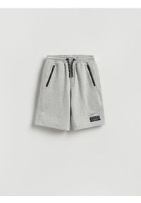 Reserved - Szorty bermudy - jasnoszary. Kolor: szary. Materiał: dzianina, bawełna #1
