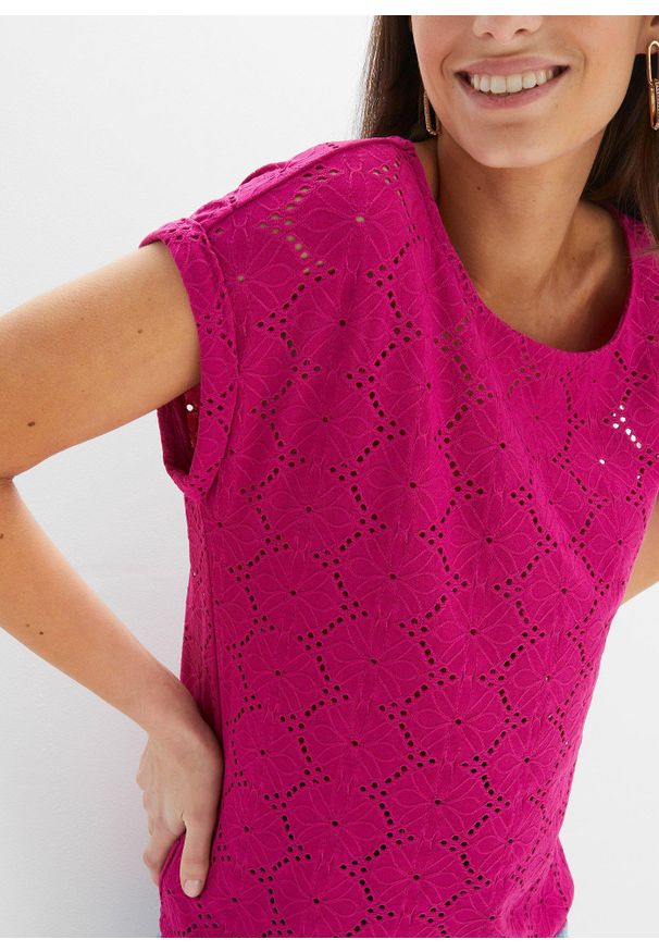 bonprix - T-shirt z ażurowym haftem. Kolor: różowy. Wzór: ażurowy, haft