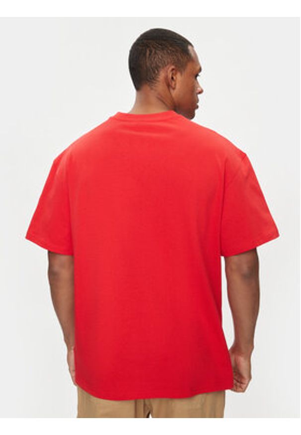 Puma T-Shirt Showtime 624740 Czerwony Regular Fit. Kolor: czerwony. Materiał: bawełna
