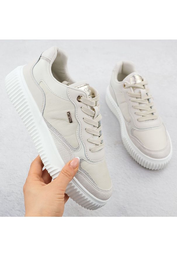 Skórzane sneakersy damskie beżowe eVento 8240. Kolor: beżowy. Materiał: skóra