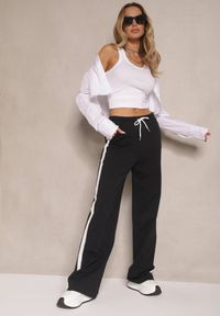 Renee - Czarne Bawełniane Spodnie o Szerokim Kroju High Waist z Lampasami Pillorra. Okazja: na co dzień. Stan: podwyższony. Kolor: czarny. Materiał: bawełna. Styl: sportowy, casual #4