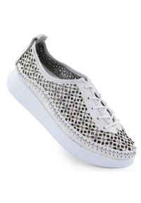 Skórzane półbuty damskie ażurowe na platformie białe T.Sokolski 0714. Kolor: biały. Materiał: skóra. Wzór: ażurowy. Obcas: na platformie. Styl: elegancki #1