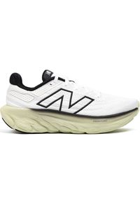 Buty do biegania damskie New Balance Fresh Foam 1080 v13 W1080LAD – białe. Okazja: na co dzień. Kolor: biały. Materiał: materiał. Szerokość cholewki: normalna. Sport: bieganie, fitness