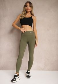 Renee - Ciemnozielone Sportowe Legginsy High Waist z Małym Ozdobnym Znaczkiem Lerilane. Stan: podwyższony. Kolor: zielony. Styl: sportowy #5