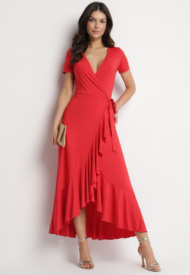 Born2be - Czerwona Sukienka z Paskiem Kopertowa Ozdobiona Falbanami Wleffia. Okazja: na spacer. Typ kołnierza: dekolt w kształcie V. Kolor: czerwony. Długość rękawa: krótki rękaw. Wzór: aplikacja. Sezon: wiosna, lato. Typ sukienki: kopertowe. Styl: elegancki