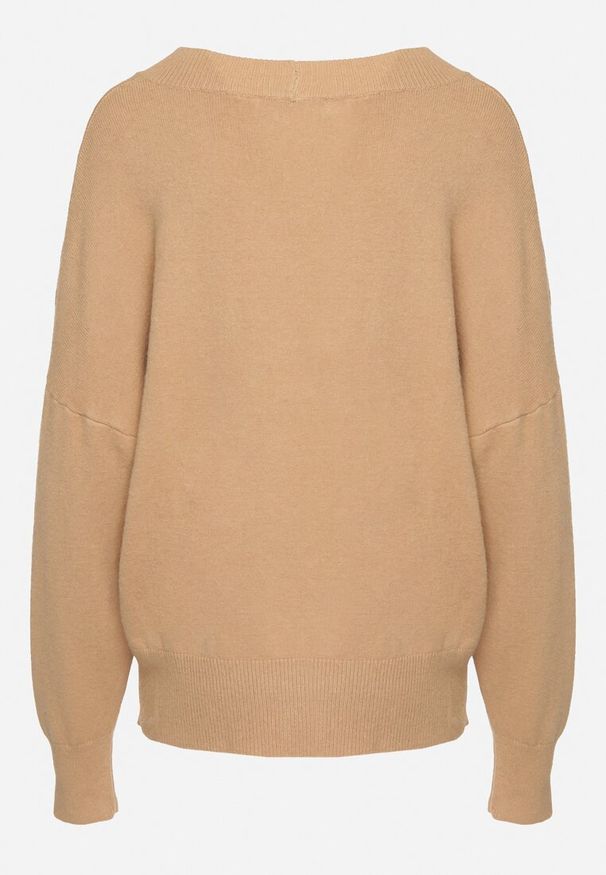 Born2be - Ciemnobeżowy Sweter z Dekoltem w V z Domieszką Kaszmiru Mariara. Okazja: na co dzień. Typ kołnierza: dekolt w kształcie V. Kolor: beżowy. Materiał: kaszmir. Wzór: bez wzorów. Styl: casual