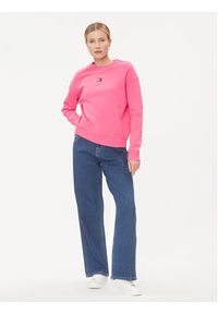 Tommy Jeans Bluza Badge DW0DW17325 Różowy Boxy Fit. Kolor: różowy. Materiał: bawełna