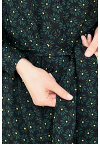 Marie Zélie - Sukienka Eliza Marguerite zielona. Kolor: zielony. Materiał: wiskoza. Długość rękawa: długi rękaw. Typ sukienki: szmizjerki. Styl: klasyczny #2