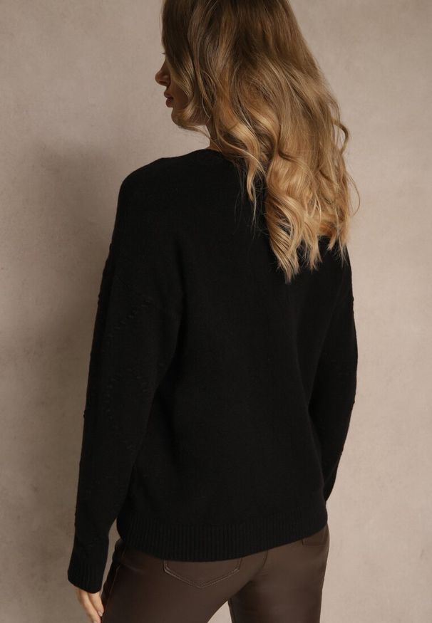 Renee - Czarny Sweter z Tłoczonymi Sercami Unareia. Okazja: na co dzień. Kolor: czarny. Materiał: jeans. Sezon: jesień. Styl: casual