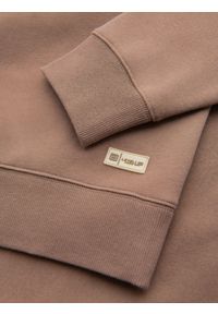 Ombre Clothing - Klasyczna dresowa bluza unisex z okrągłym dekoltem – brązowa V16 OU-SNBC-0104 - XL/XXL. Kolor: brązowy. Materiał: dresówka. Wzór: aplikacja. Styl: klasyczny #8