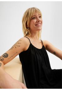 bonprix - Sukienka z dżerseju z lejącej wiskozy. Kolor: czarny. Materiał: jersey, wiskoza. Długość rękawa: na ramiączkach #2