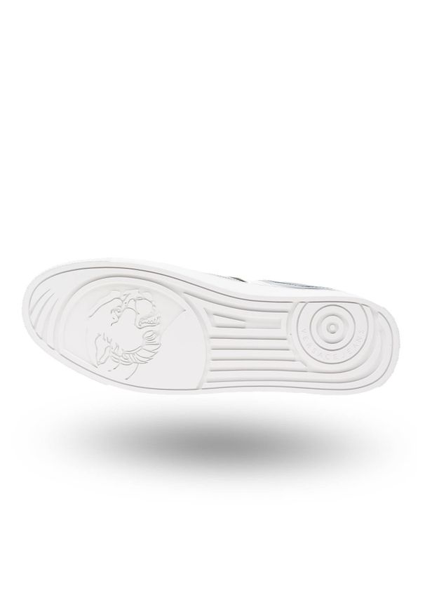 Granatowe sneakersy Versace Jeans ze srebrnymi wstawkami. Kolor: niebieski, srebrny, wielokolorowy