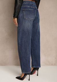 Renee - Niebieskie Bawełniane Jeansy Mom Fit z Wysokim Stanem Nelinela. Okazja: na co dzień. Stan: podwyższony. Kolor: niebieski. Styl: klasyczny, casual