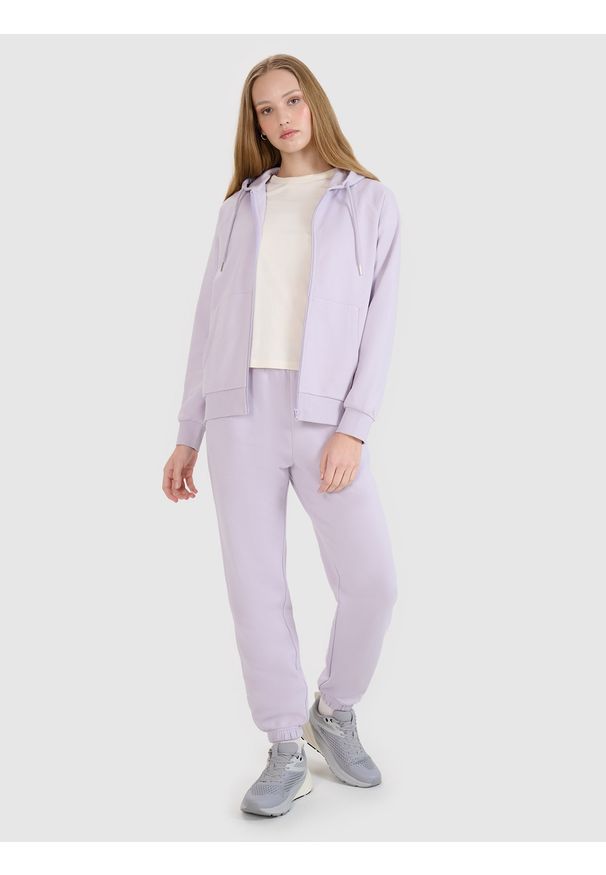 4f - 4F Bluza dresowa rozpinana z kapturem damska - fioletowa S. Okazja: na co dzień. Typ kołnierza: kaptur. Kolor: fioletowy. Materiał: dresówka. Długość rękawa: raglanowy rękaw. Wzór: gładki, ze splotem. Styl: sportowy, casual