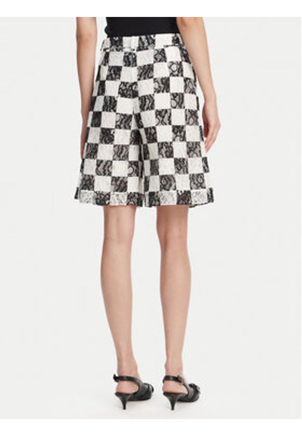 Pinko - PINKO Szorty materiałowe 105295 A2MF Biały Regular Fit. Kolor: biały. Materiał: syntetyk