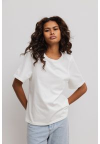 Marsala - Damski T-Shirt w kolorze ECRU - CAMAS-M/L. Materiał: dzianina, bawełna. Długość rękawa: krótki rękaw. Długość: krótkie