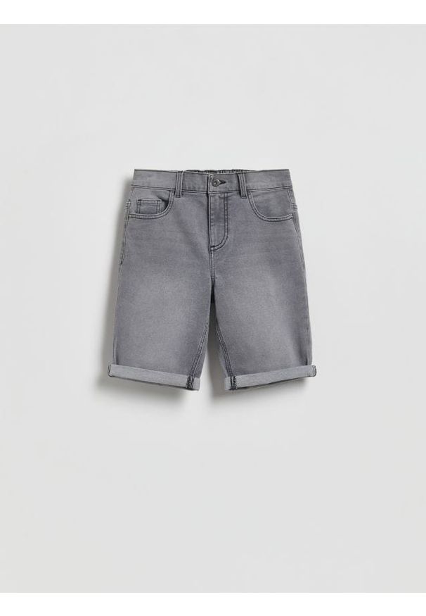 Reserved - Jeansowe szorty - jasnoszary. Kolor: szary. Materiał: jeans