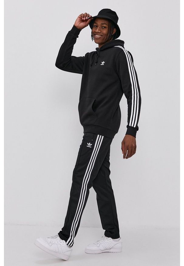 adidas Originals - Bluza. Kolor: czarny. Materiał: dzianina, poliester