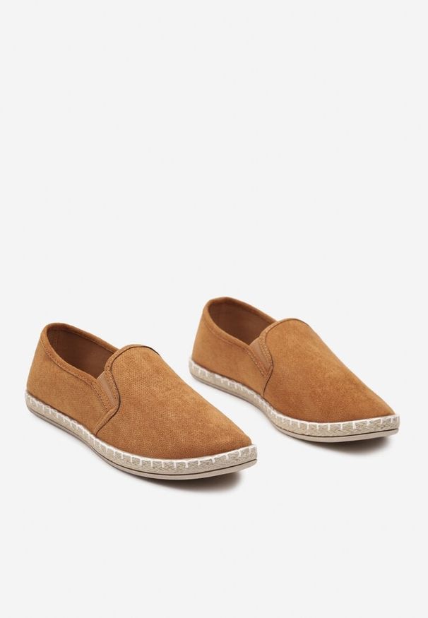Born2be - Brązowe Tenisówki Espadryle Slip On Na Płaskiej Podeszwie Liodelia. Zapięcie: bez zapięcia. Kolor: brązowy. Materiał: jeans, materiał. Sezon: lato, wiosna. Obcas: na płaskiej podeszwie. Styl: klasyczny