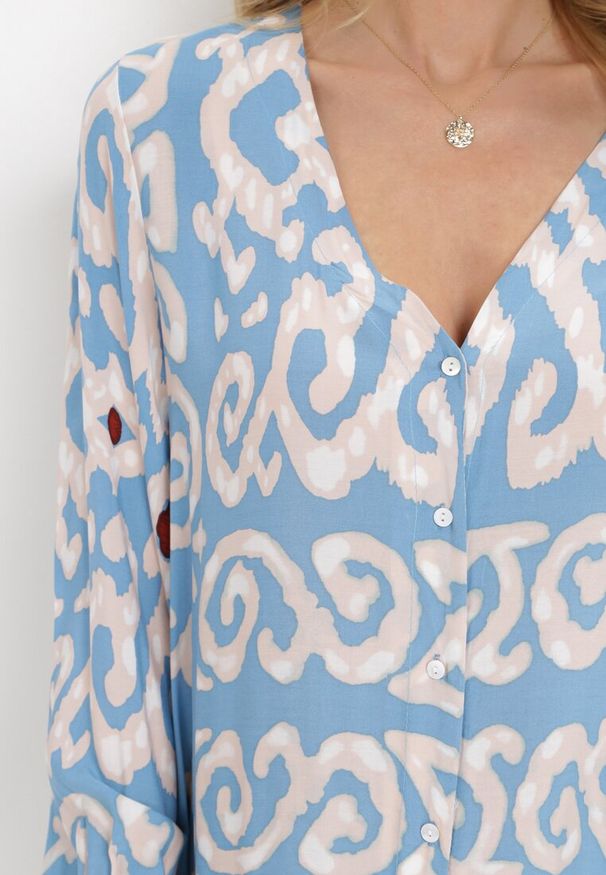 Born2be - Niebieska Koszulowa Sukienka Maxi z Guzikami i Rozcięciami po Bokach Okotria. Okazja: na co dzień. Typ kołnierza: dekolt w serek. Kolor: niebieski. Materiał: tkanina. Długość rękawa: długi rękaw. Typ sukienki: koszulowe. Styl: elegancki, casual. Długość: maxi