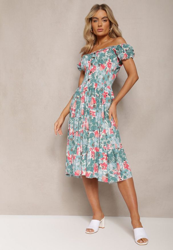 Renee - Zielono-Niebieska Sukienka Midi z Krótkim Rękawem z Wiskozy w Kwiaty Emena. Kolor: zielony. Materiał: wiskoza. Długość rękawa: krótki rękaw. Wzór: kwiaty. Sezon: lato. Typ sukienki: rozkloszowane. Długość: midi