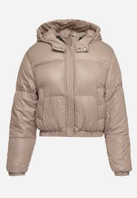 Born2be - Beżowa Kurtka Pikowana o Krótkim Fasonie z Kapturem Tinthella. Okazja: na spacer, na co dzień. Typ kołnierza: kaptur. Kolor: beżowy. Materiał: jeans. Długość: krótkie. Wzór: aplikacja. Styl: casual, elegancki #5