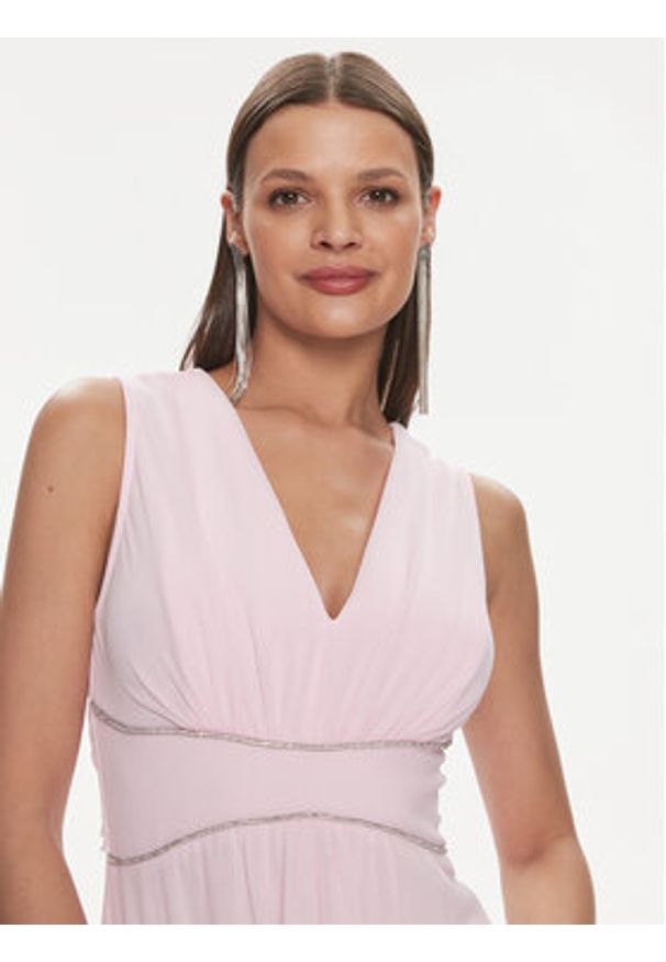 Rinascimento Sukienka wieczorowa CFC0117736003 Różowy Regular Fit. Kolor: różowy. Materiał: syntetyk. Styl: wizytowy