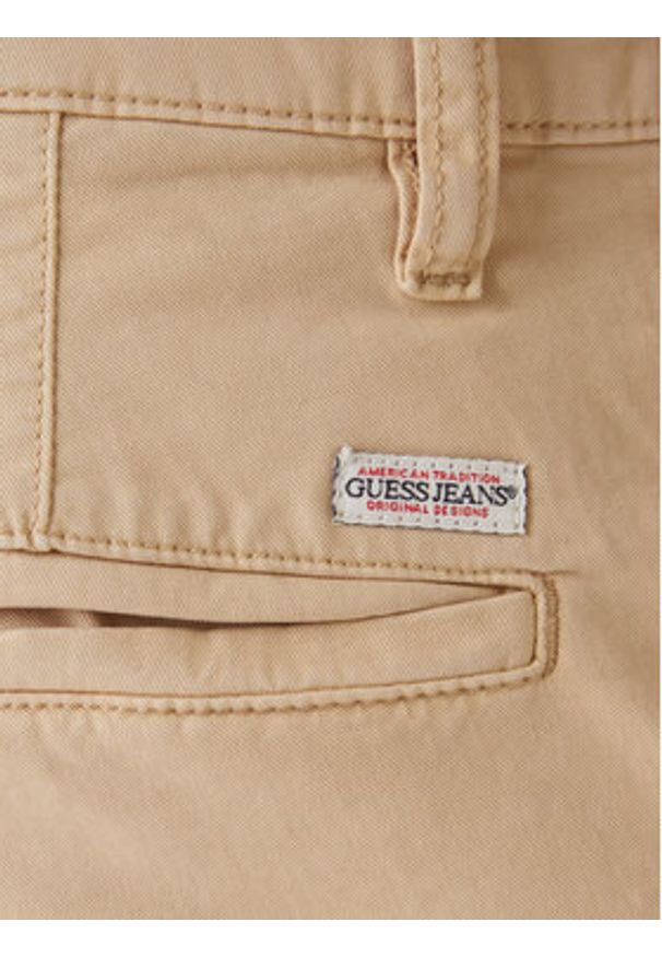 Guess Jeans Chinosy M4YB33 WGB5A Beżowy Regular Fit. Kolor: beżowy. Materiał: bawełna