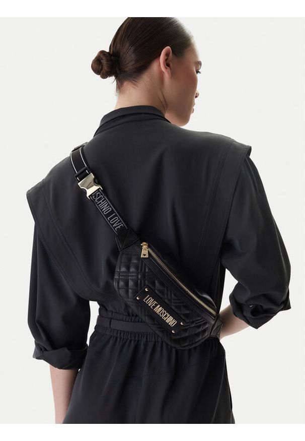 Love Moschino - LOVE MOSCHINO Nerka JC4003PP1OLA0000 Czarny. Kolor: czarny. Materiał: skóra
