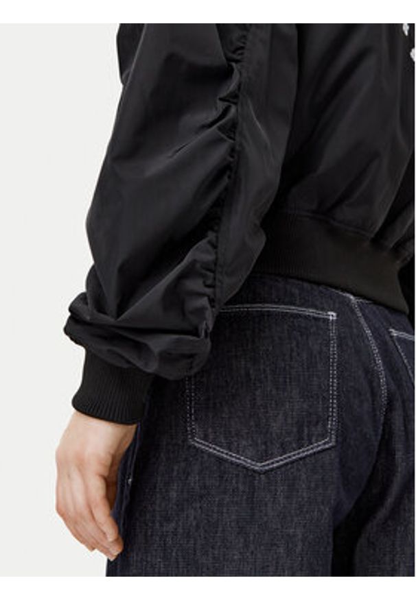 Karl Lagerfeld - KARL LAGERFELD Kurtka bomber A1W14039 Czarny Regular Fit. Typ kołnierza: dekolt w karo. Kolor: czarny. Materiał: syntetyk