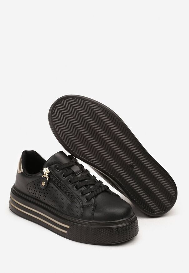 Renee - Czarne Sneakersy na Platformie Ozdobione Suwakiem i Perforacją Gioseria. Okazja: na co dzień. Kolor: czarny. Materiał: jeans. Wzór: aplikacja. Obcas: na platformie