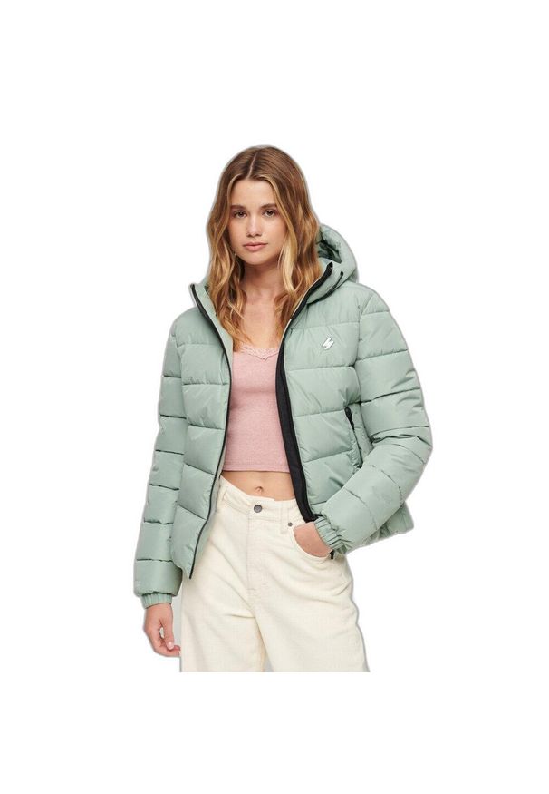 Damska kurtka z kapturem Superdry Spirit Sports. Typ kołnierza: kaptur. Kolor: zielony. Długość rękawa: długi rękaw. Styl: elegancki