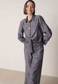 Born2be - Niebieski Komplet z Lnem i Wiskozą Szerokie Spodnie i Koszula z Wiązaniem Ravilith. Kolor: niebieski. Materiał: wiskoza, len #3