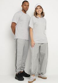 Born2be - Jasnoszara Koszulka o Klasycznym Kroju z Kieszonką Mairalissa. Okazja: na spotkanie biznesowe, do pracy, na co dzień. Kolor: szary. Materiał: jeans. Wzór: aplikacja. Styl: klasyczny #3