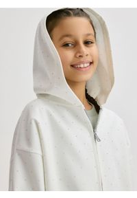 Reserved - Bluza ze strasami - złamana biel. Materiał: bawełna, dzianina. Długość: krótkie