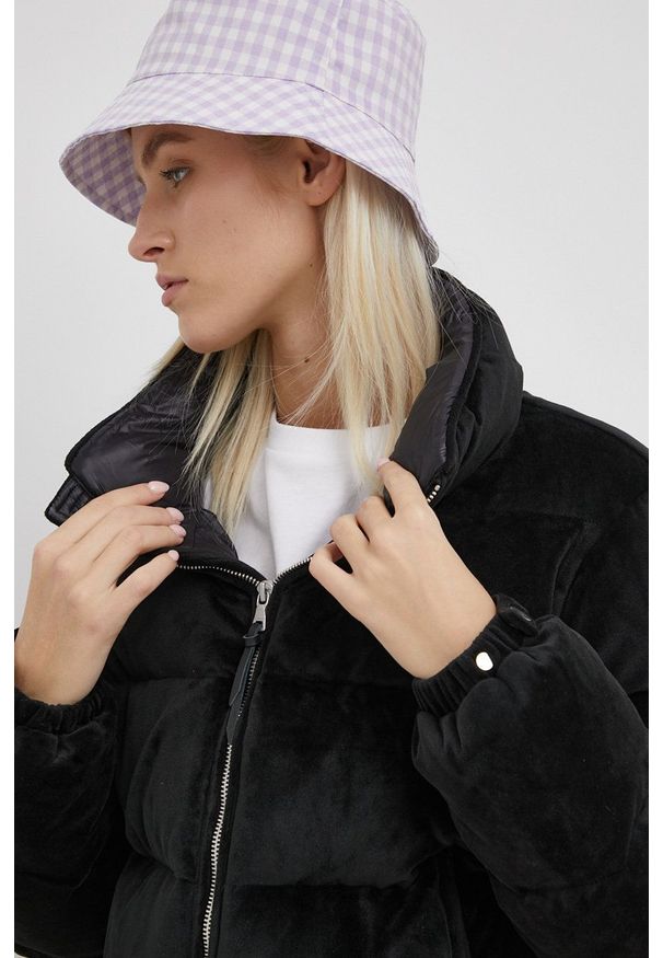 Superdry Kurtka puchowa damska kolor czarny zimowa. Okazja: na co dzień. Kolor: czarny. Materiał: puch. Wzór: gładki. Sezon: zima. Styl: casual