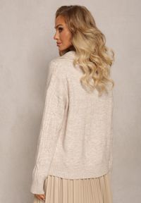 Renee - Beżowy Sweter z Dekoltem w Serek i Ozdobnym Splotem Travissa. Typ kołnierza: dekolt w serek. Kolor: beżowy. Wzór: ze splotem. Styl: elegancki #5