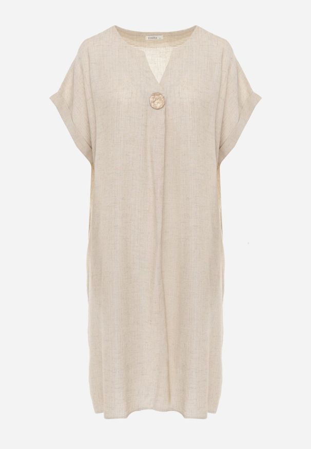 Born2be - Beżowa Pudełkowa Sukienka z Lnem i Wiskozą Zdobiona Metalicznym Guzikiem Phisoth. Okazja: do pracy, na co dzień, na spotkanie biznesowe. Kolekcja: plus size. Kolor: beżowy. Materiał: wiskoza, len. Wzór: aplikacja. Sezon: lato. Typ sukienki: proste, dla puszystych. Styl: elegancki, biznesowy, casual