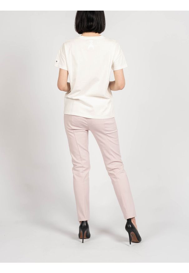 Patrizia Pepe T-Shirt | 8M1157/A8S0 | Maglia | Kobieta | Biały. Okazja: na co dzień. Kolor: biały. Materiał: bawełna. Długość rękawa: krótki rękaw. Długość: krótkie. Wzór: aplikacja, nadruk. Styl: casual