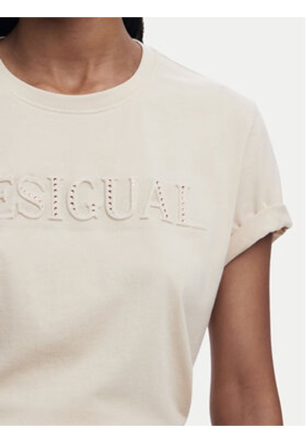 Desigual T-Shirt Brandy 25SWTK17 Écru Regular Fit. Materiał: bawełna