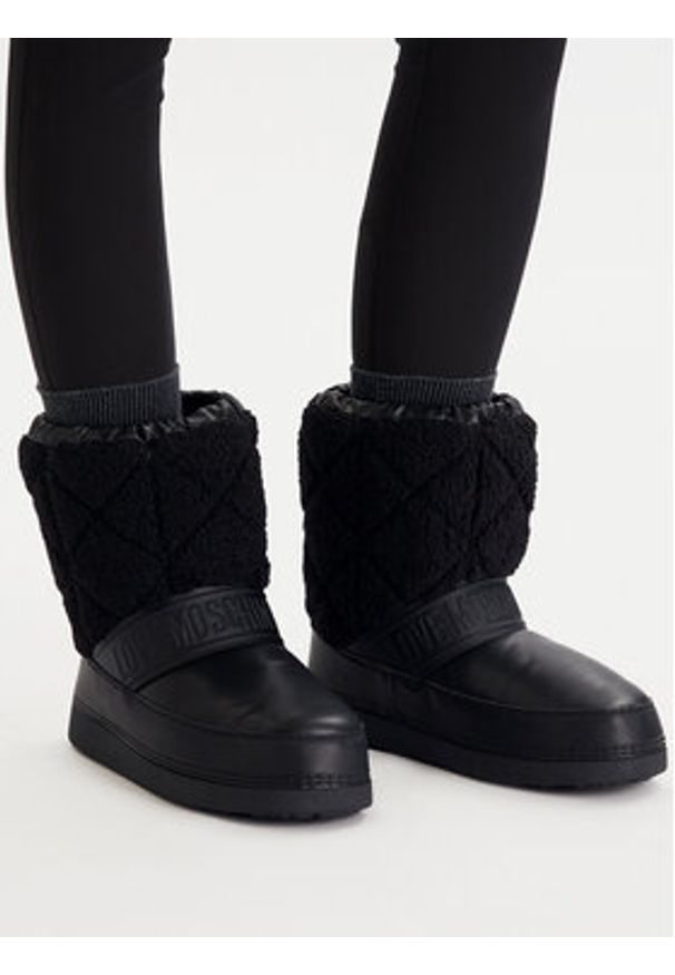Love Moschino - LOVE MOSCHINO Śniegowce JA24422G0NISJ00Bcz Czarny. Kolor: czarny. Materiał: skóra