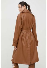 adidas Originals płaszcz damski kolor brązowy przejściowy. Kolor: brązowy. Materiał: materiał. Długość rękawa: raglanowy rękaw. Styl: klasyczny #7