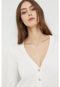 Guess kardigan damski kolor beżowy lekki. Okazja: na co dzień. Kolor: beżowy. Materiał: materiał, dzianina, wiskoza. Długość rękawa: długi rękaw. Długość: długie. Styl: casual #5