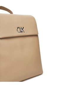 Calvin Klein Plecak Ck Flap Backpack With Conv Strap K60K613038 Beżowy. Kolor: beżowy. Materiał: skóra #7