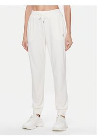 Guess Spodnie dresowe V3BB27 KBXI2 Écru Regular Fit. Materiał: syntetyk