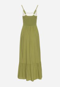 Born2be - Zielona Sukienka Rozkloszowana na Ramiączkach z Wiskozy Ozdobiona Haftami Efradea. Okazja: na co dzień. Kolor: zielony. Materiał: wiskoza. Długość rękawa: na ramiączkach. Wzór: aplikacja, haft. Styl: casual, klasyczny #4